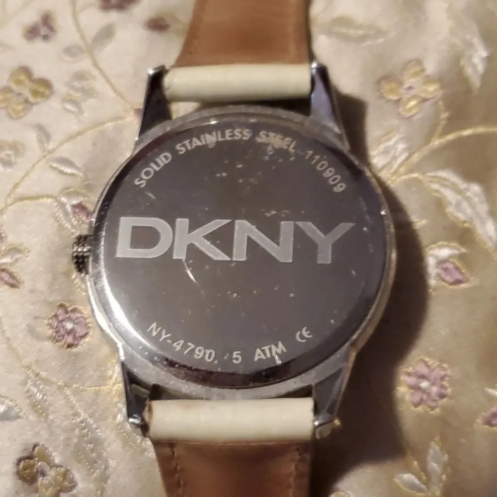 DKNY Silver Mother of Pearl & CZ Crystal Watch White Patent Band Donna Karan‎